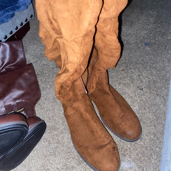 2 Pairs Of Brown Boots 👢 - Picture 3 of 4
